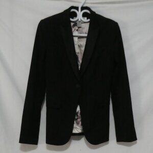 H&M | size 10 | Sophisticated Black Blazer With Lapels